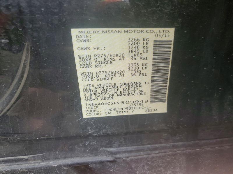 2015 Nissan Titan SV