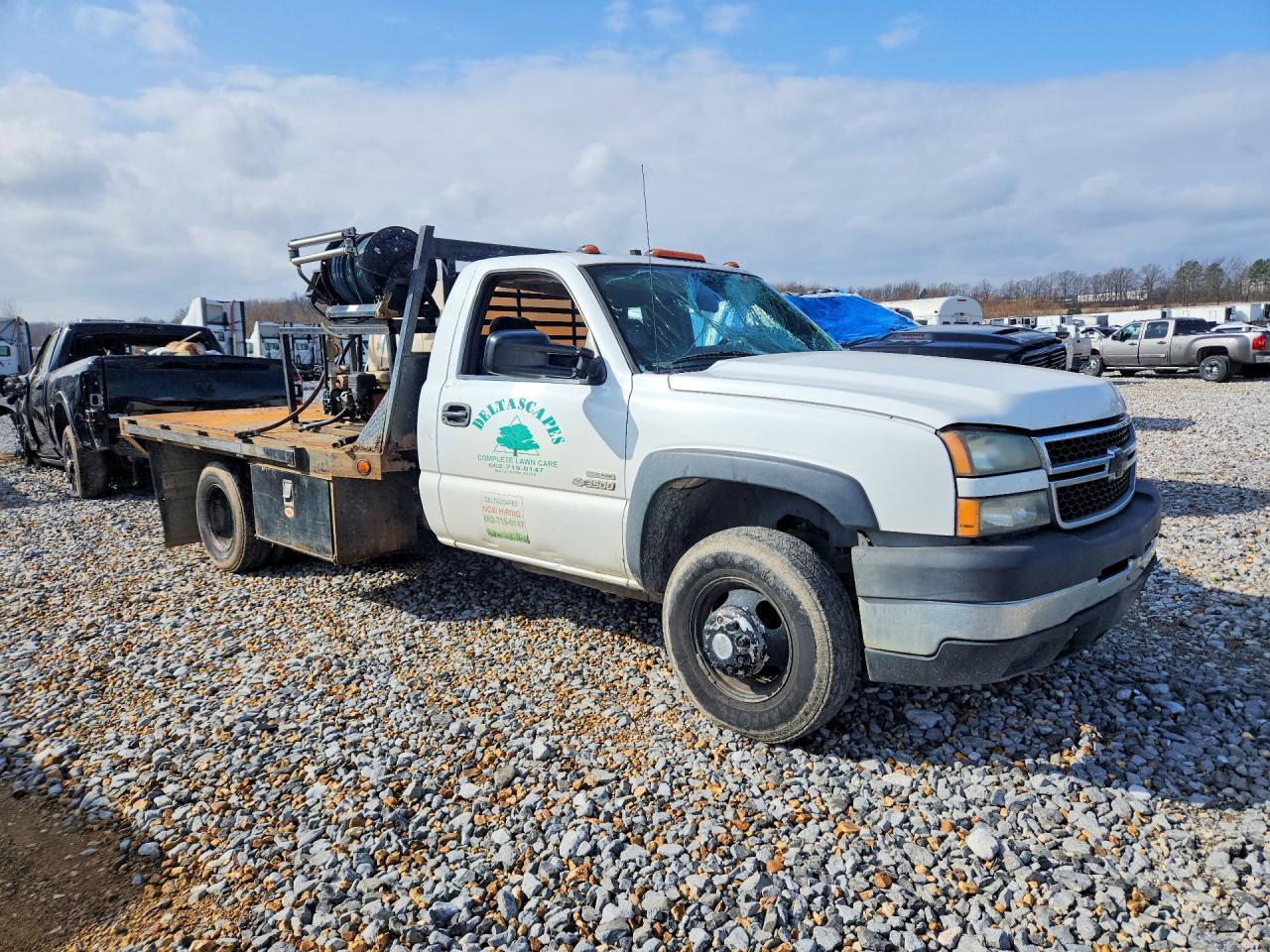 2007 Chevrolet Silverado Flatbed Truck