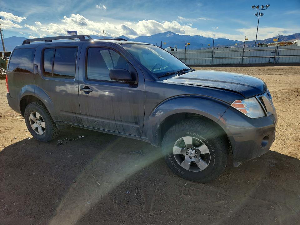 2012 Nissan Pathfinder s