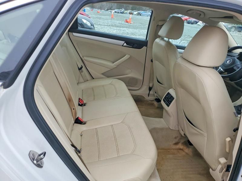 2013 Volkswagen Passat se