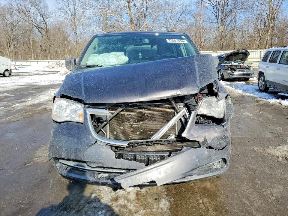 2015 Chrysler Town & Country Touring
