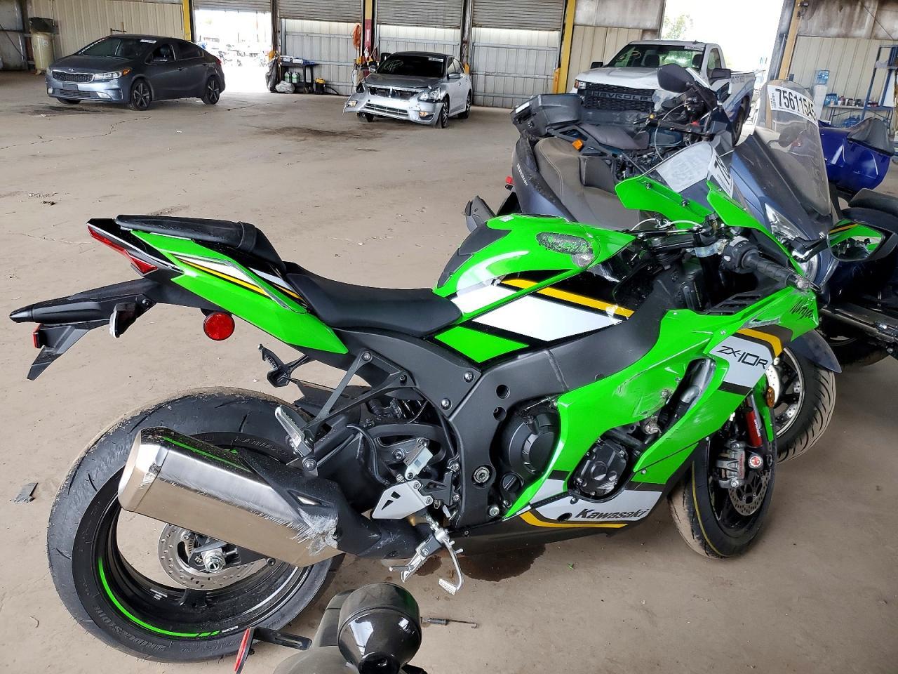 2025 Kawasaki ZX1002 M