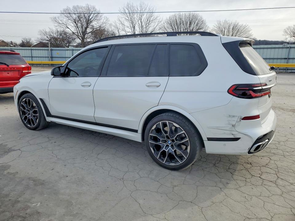 2025 BMW X7 M60i