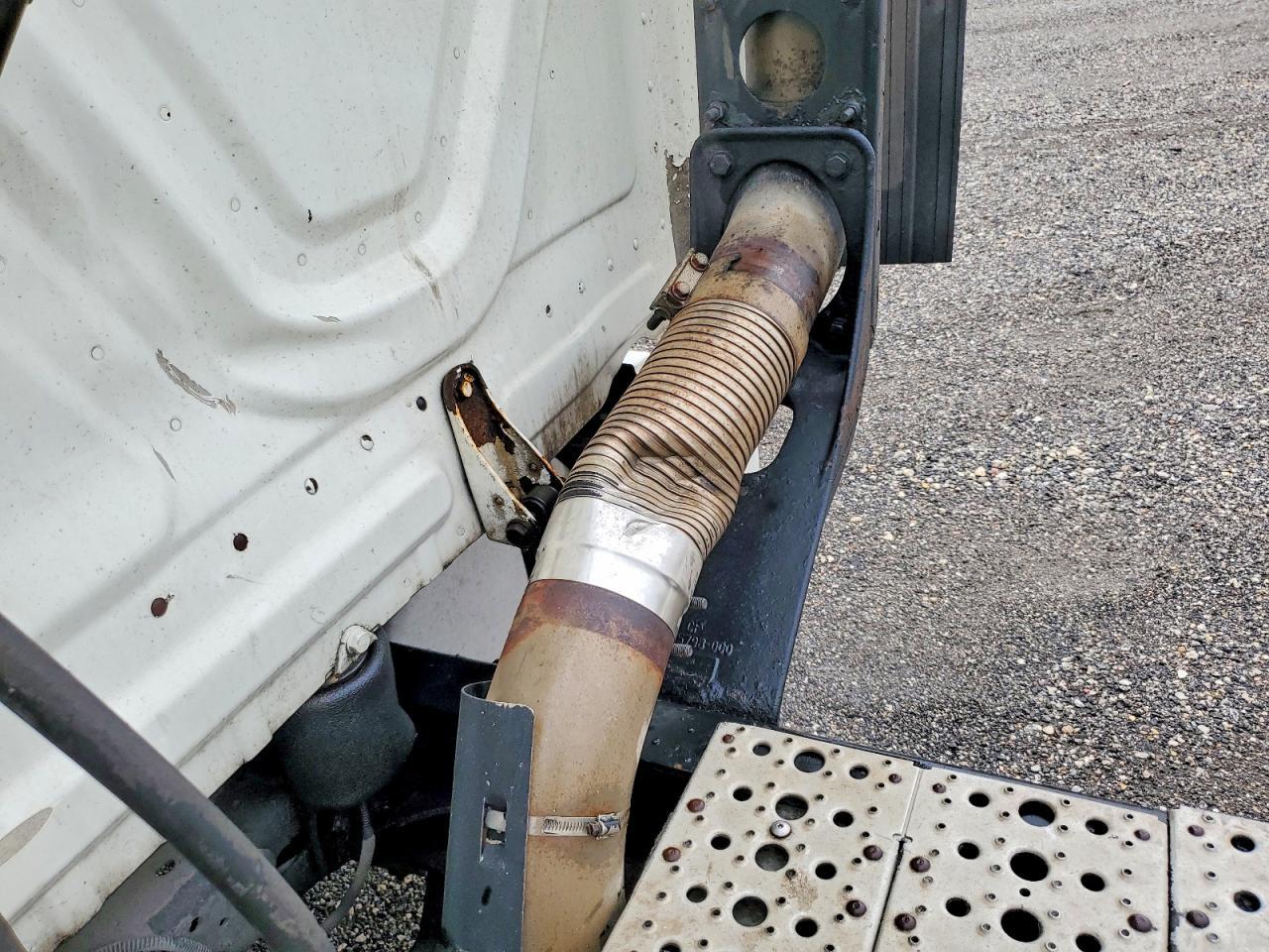 2012 Freightliner Cascadia Semi Truck