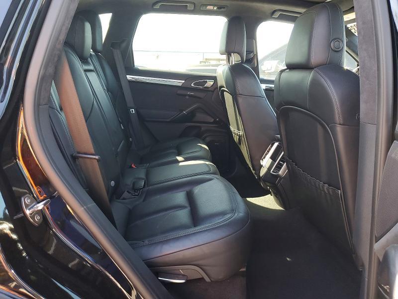 2016 Porsche Cayenne gts