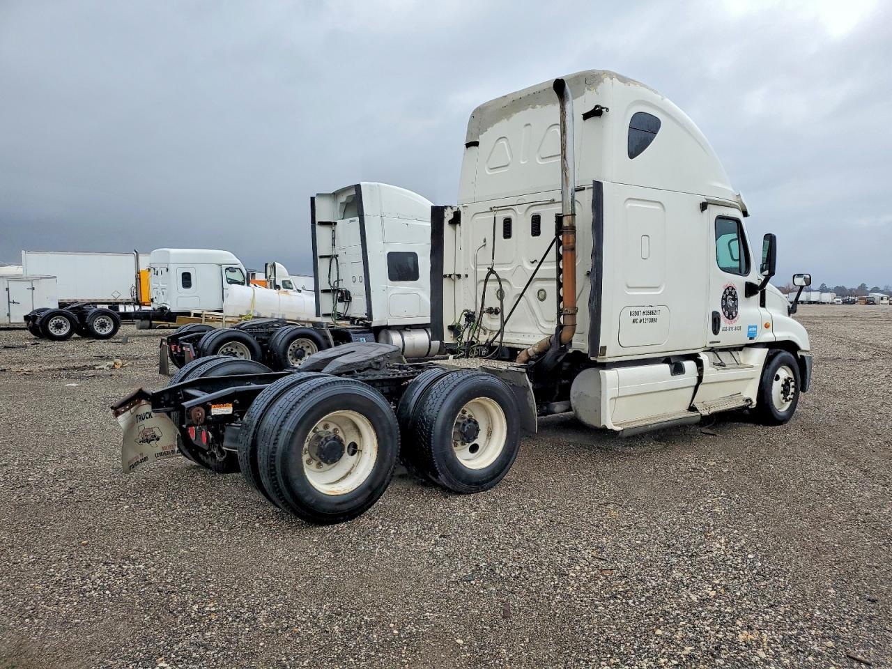 2012 Freightliner Cascadia Semi Truck