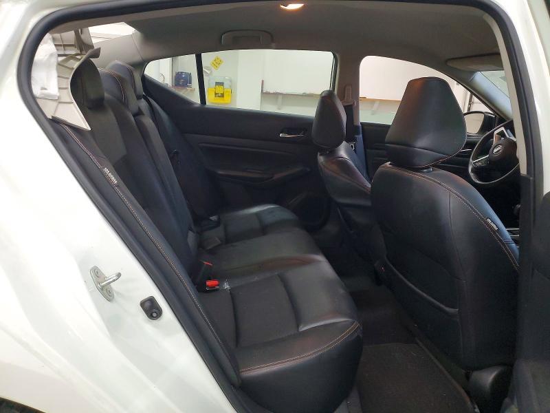 2021 Nissan Altima sr