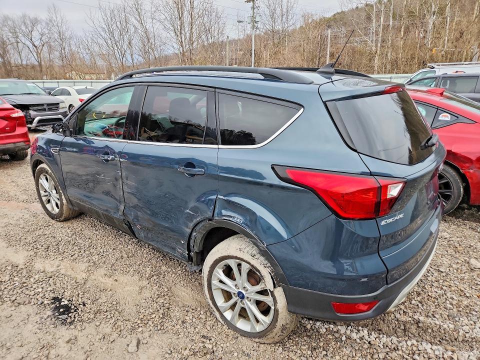 2019 Ford Escape sel