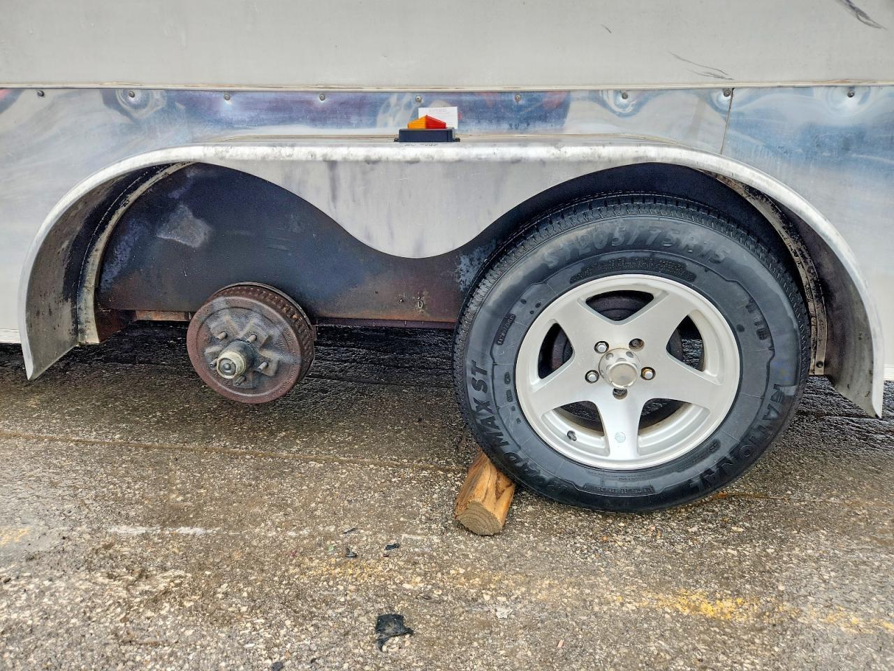 2005 Roadmaster Enclosed Cargo Trailer