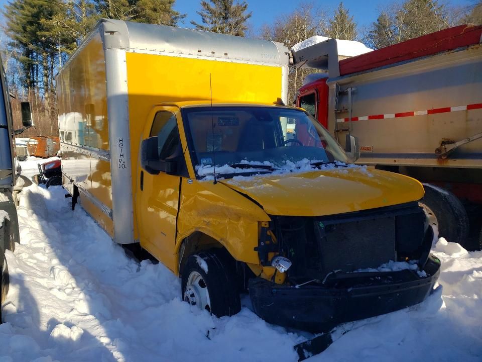 2021 GMC Savana Cut-box Truck