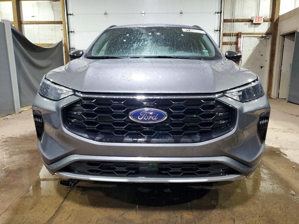 2024 Ford Escape st Line