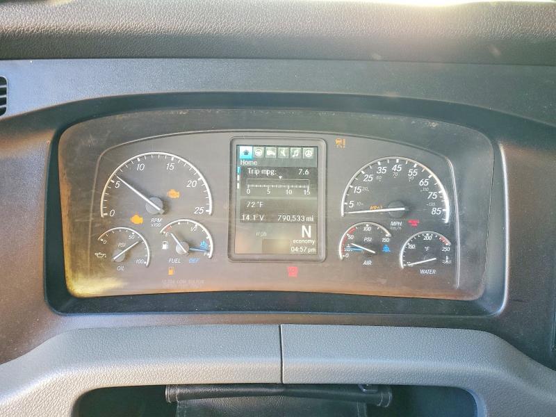 2019 Freigliner 2019 Freightliner Cascadia 126 Semi Truck