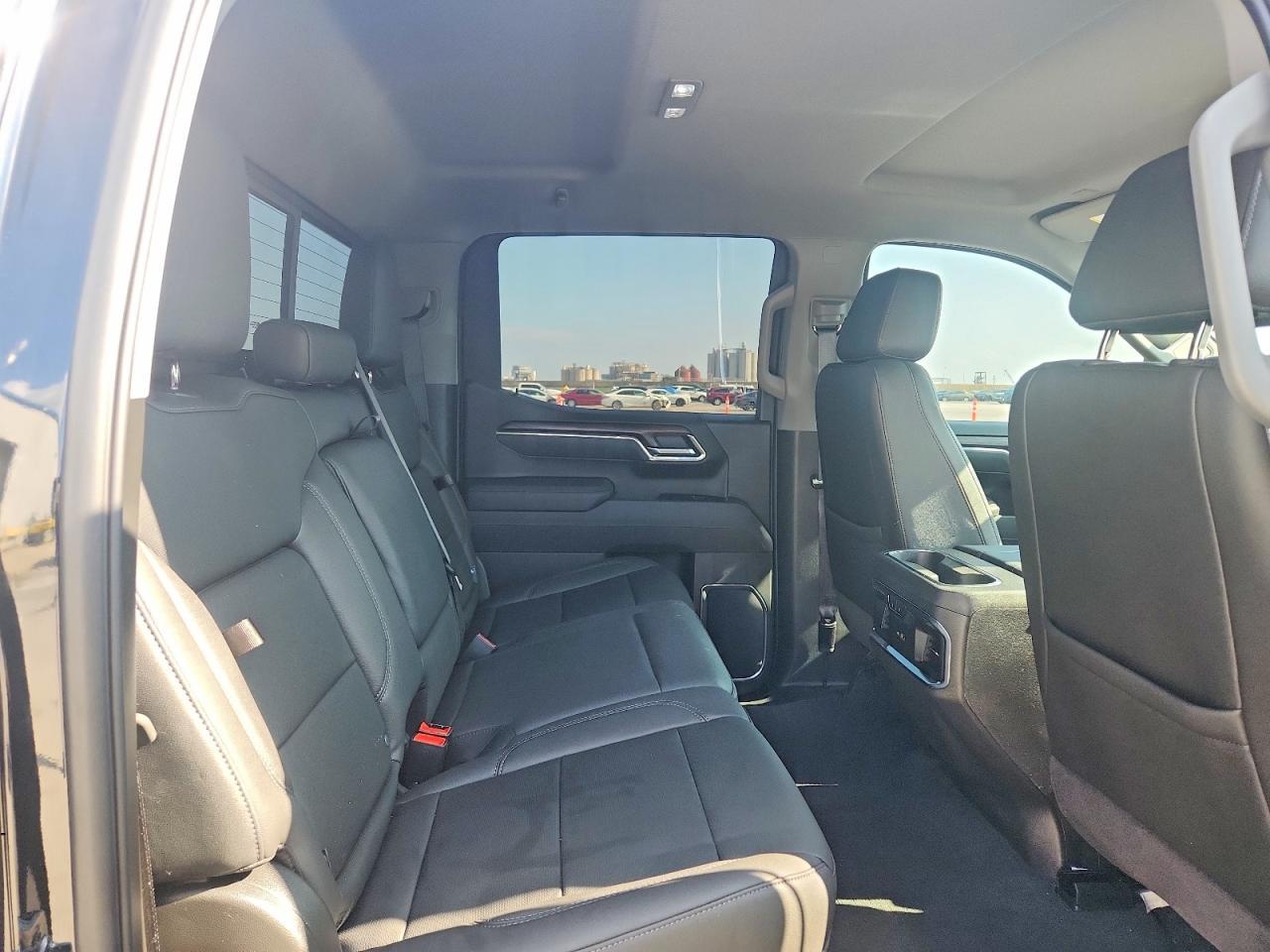 2025 GMC Sierra K1500 SLT