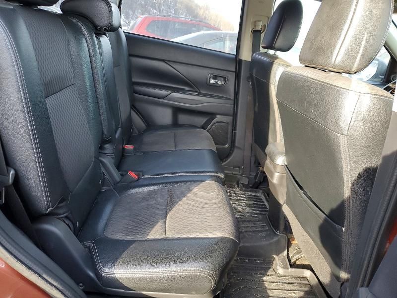 2015 Mitsubishi Outlander se