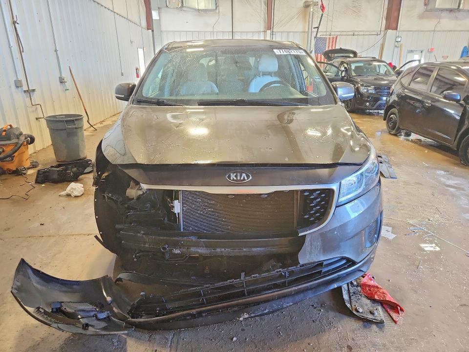2017 KIA Sedona lx