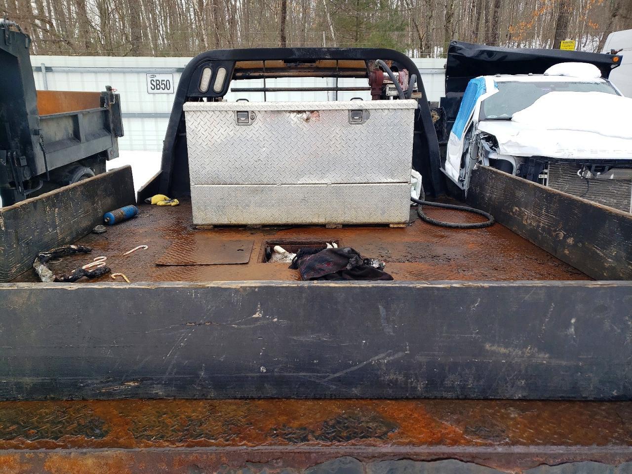 2012 Ford F450 Super Duty Flatbed Truck