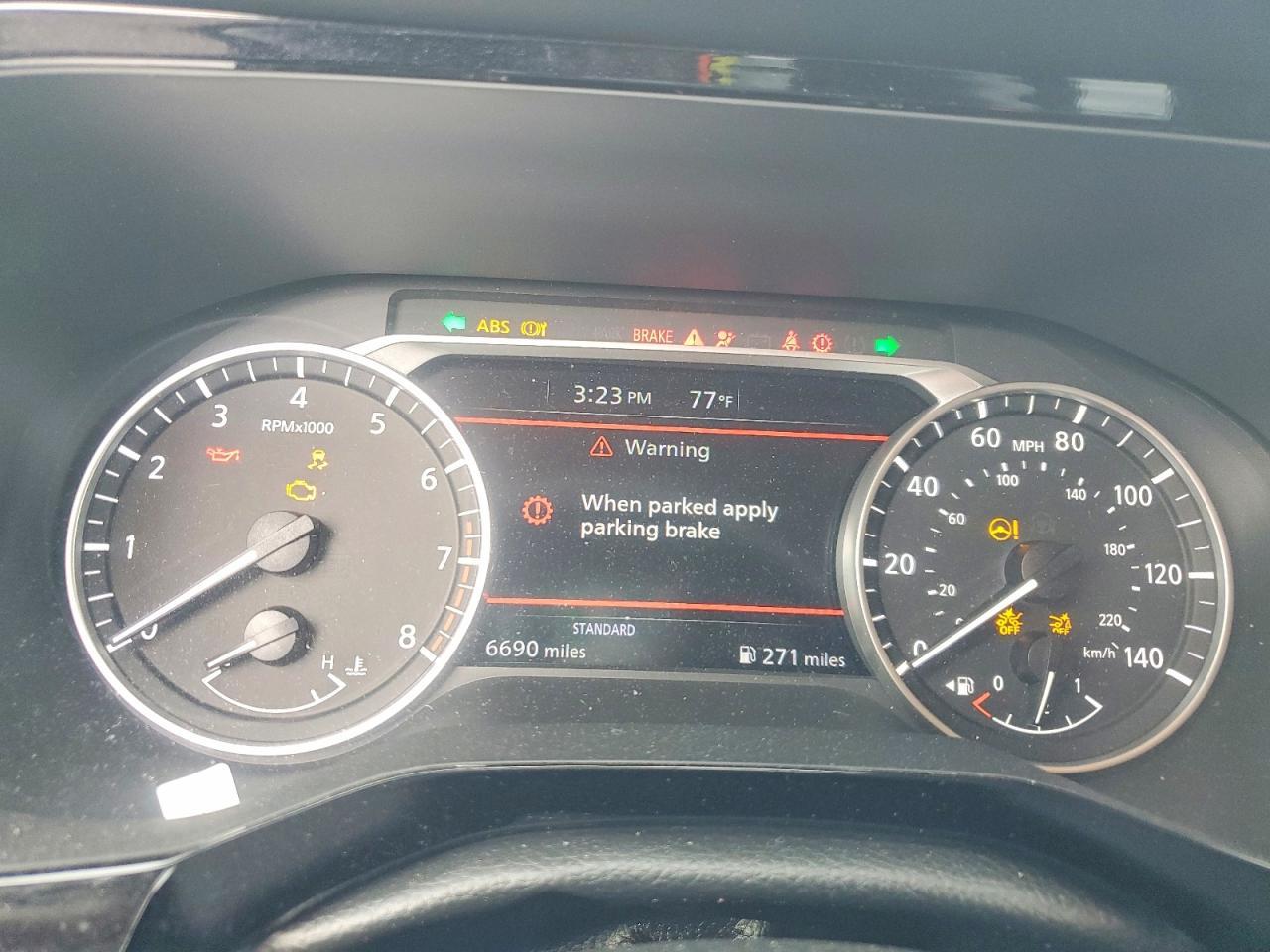 2025 Nissan Pathfinder sv