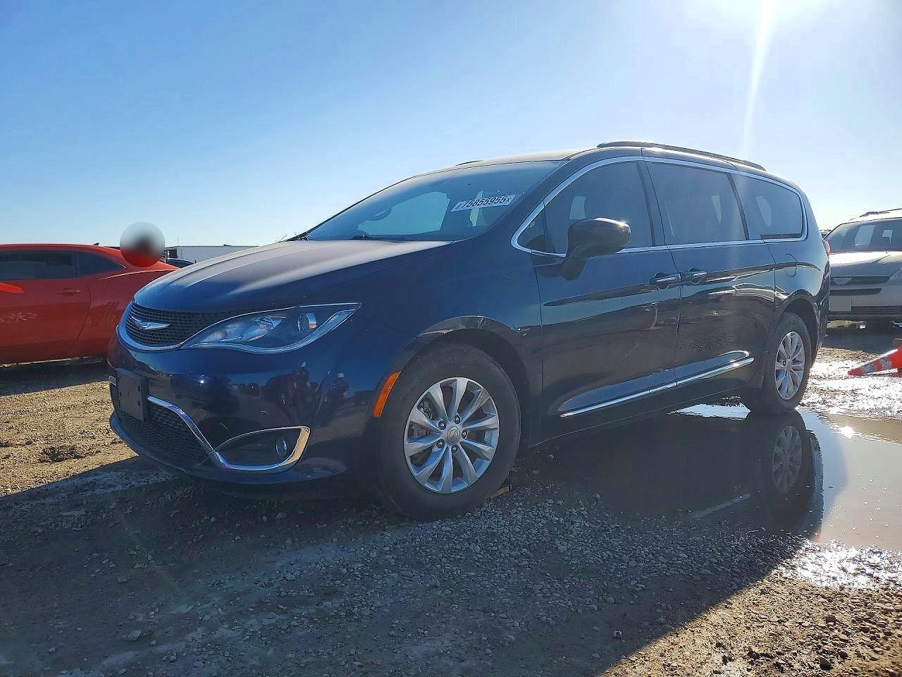 2017 Chrysler Pacifica Touring l