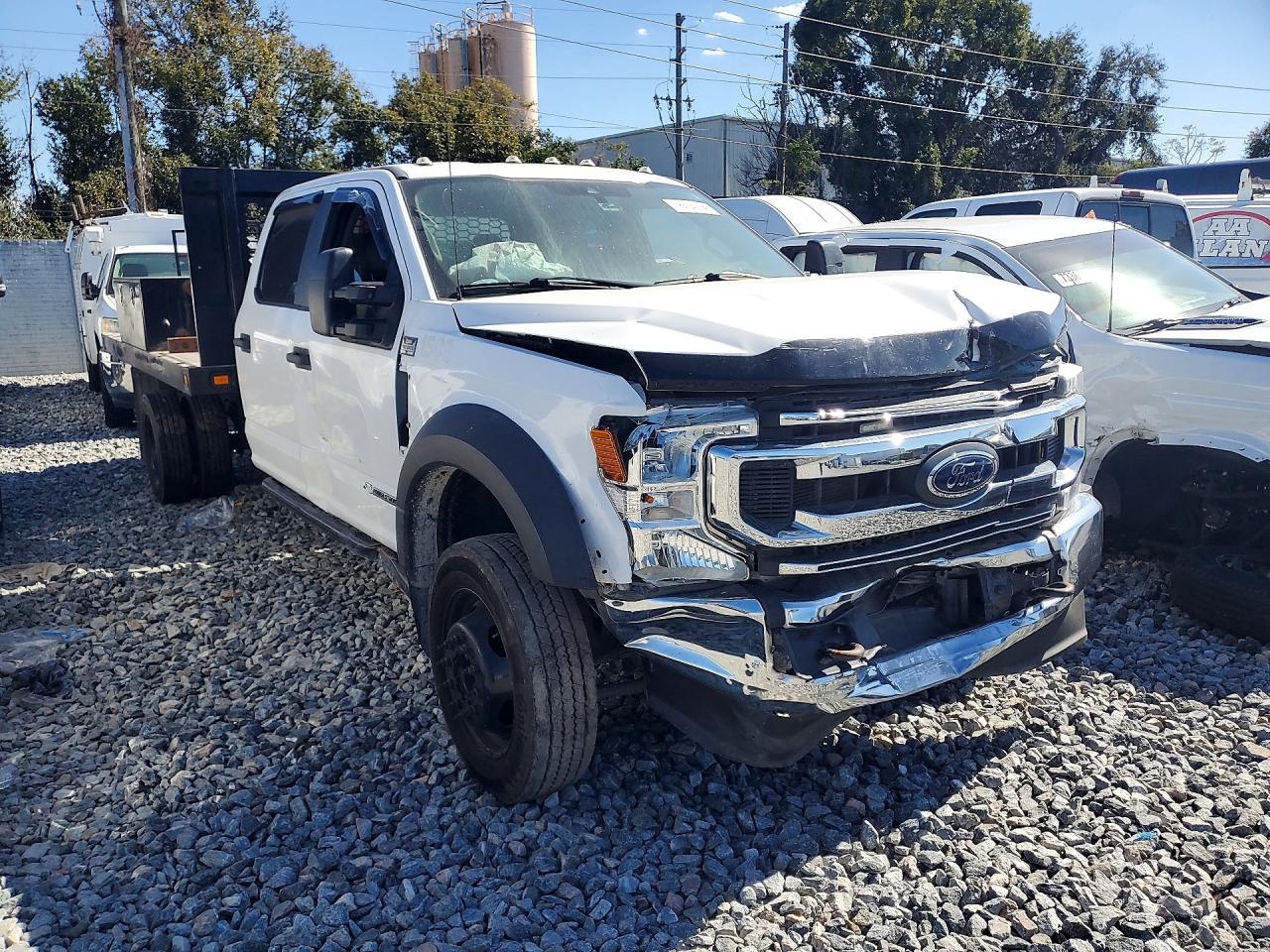 2021 Ford F550 Super Duty Flatbed Truck
