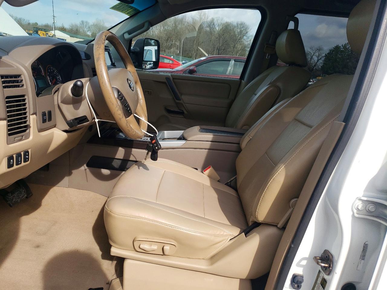 2014 Nissan Titan SL