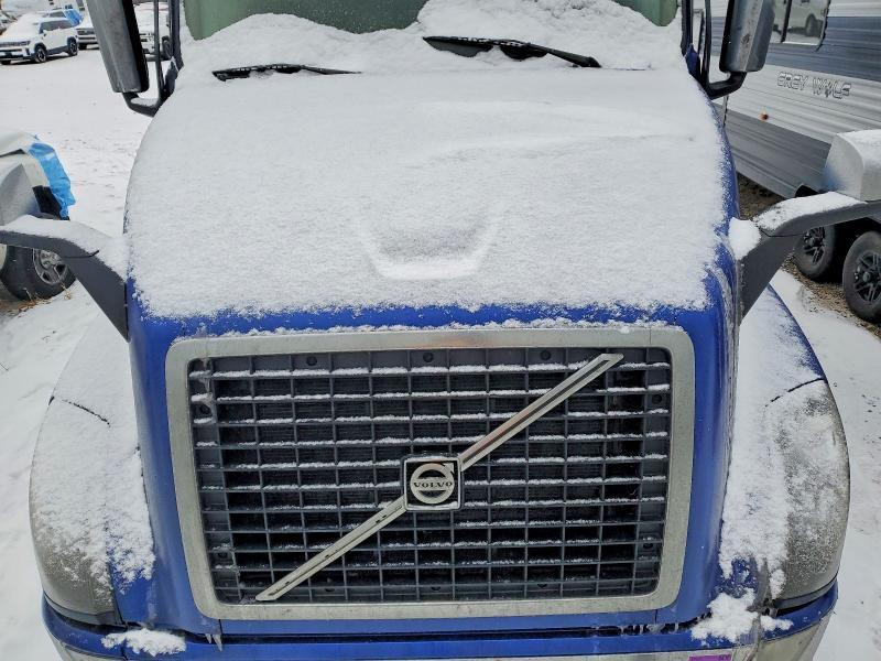 2016 Volvo VNL Semi Truck