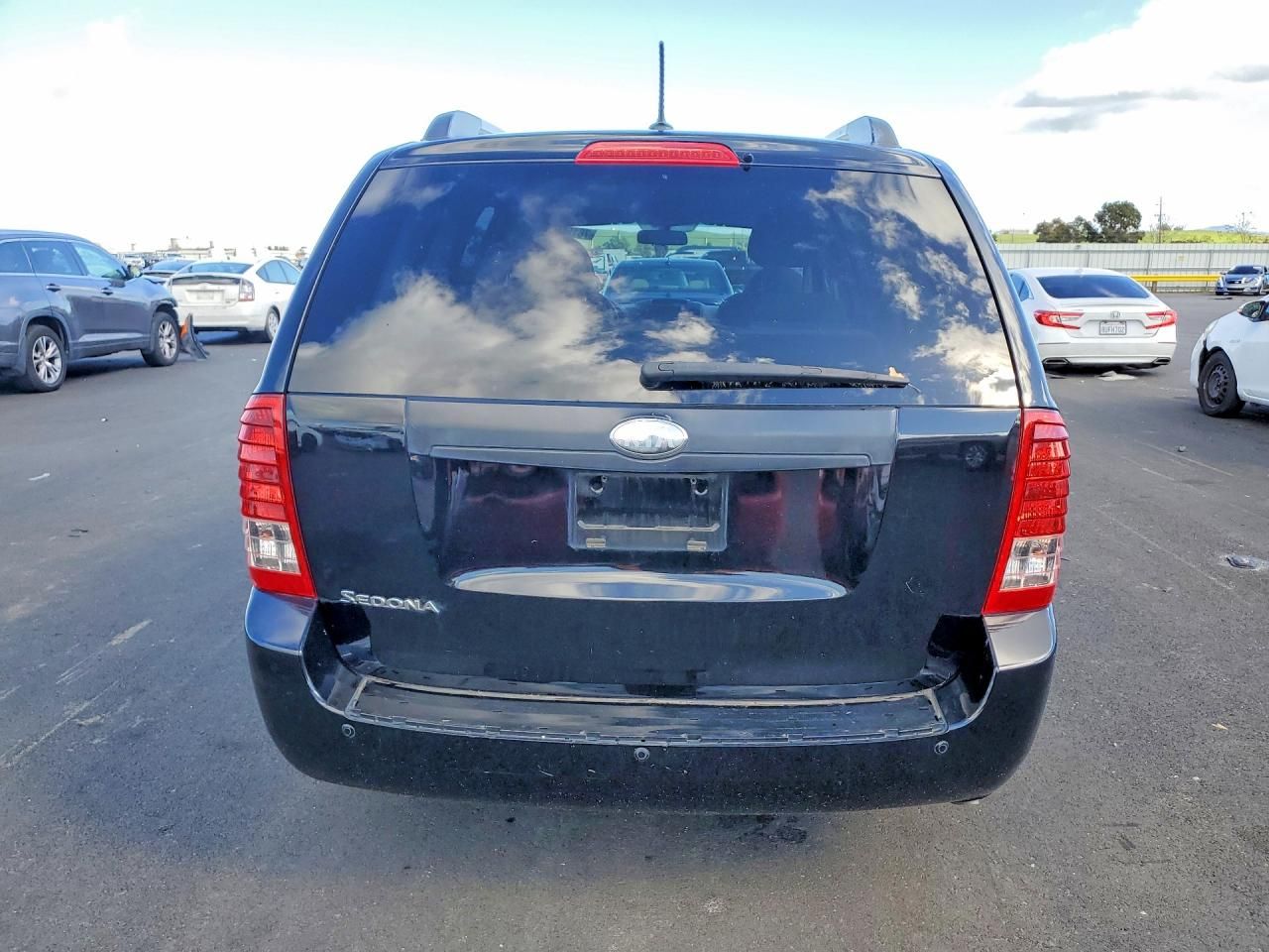 2014 KIA Sedona lx