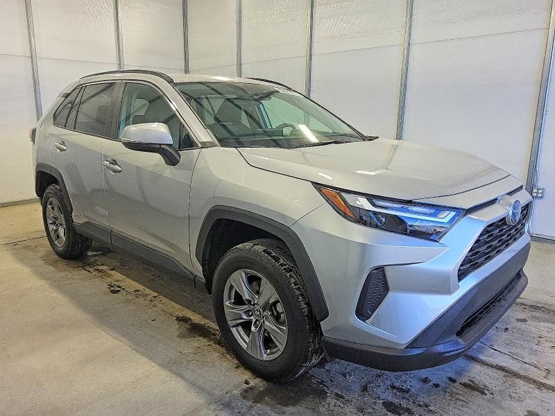 2022 Toyota Rav4 xle