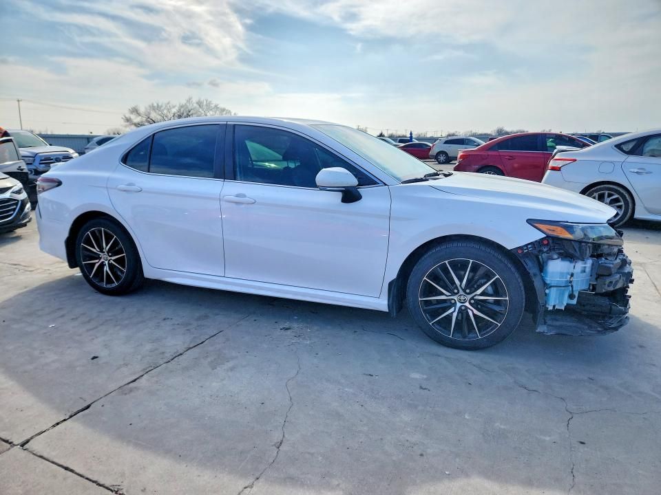 2022 Toyota Camry se