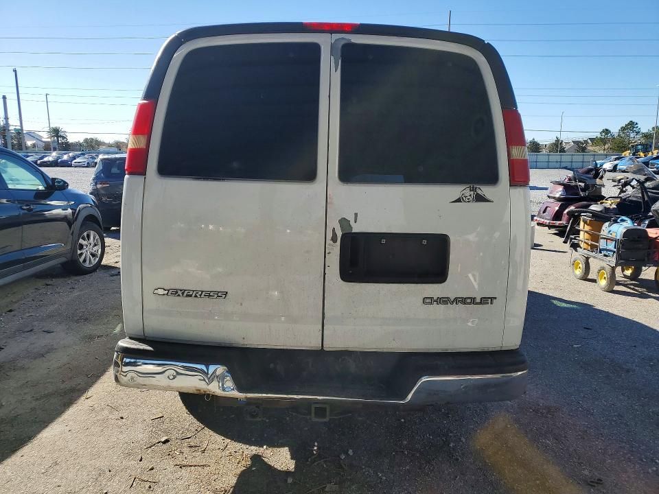 2003 Chev Express Passenger 35