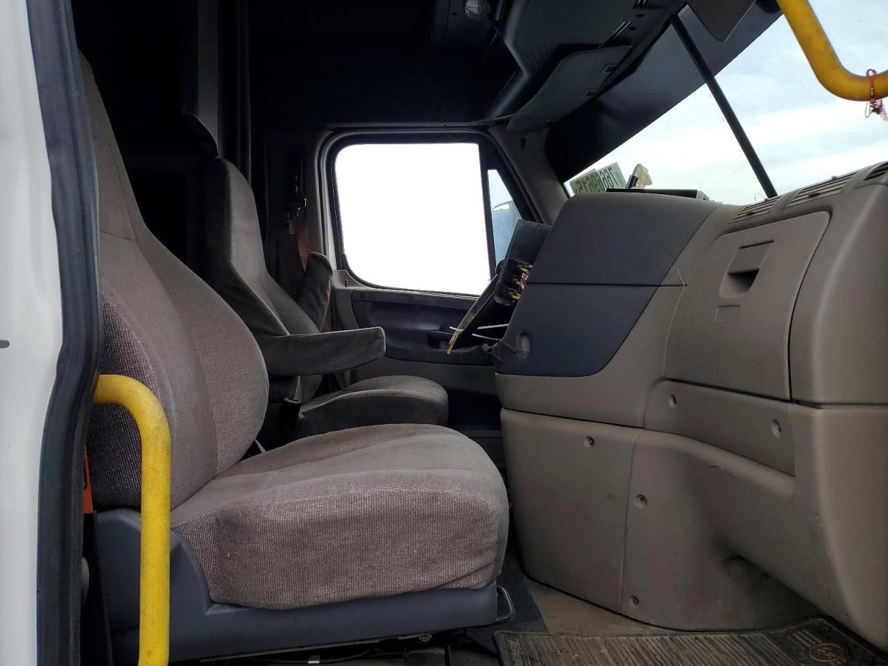 2017 Freightliner Cascadia 125 Semi Truck