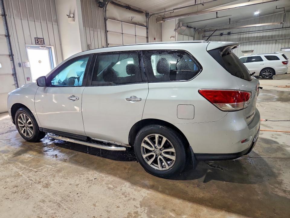 2014 Nissan Pathfinder s