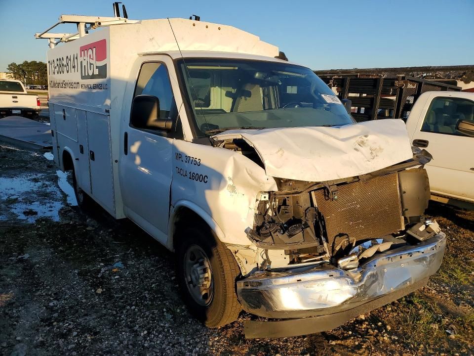 2022 Chevrolet Express Utility / Service Truck