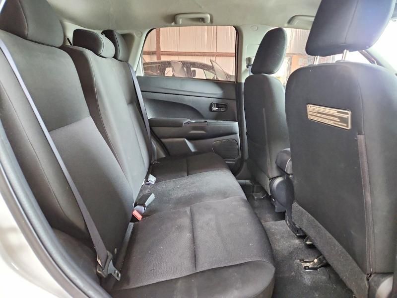 2011 Mitsubishi Rvr se