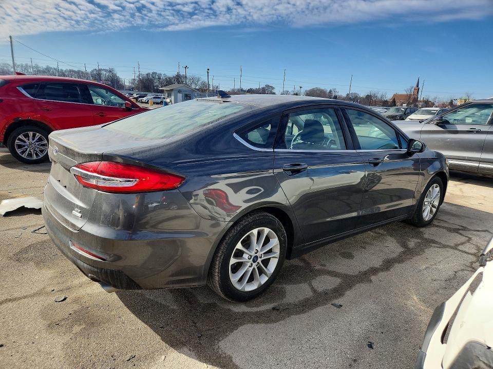 2019 Ford Fusion se
