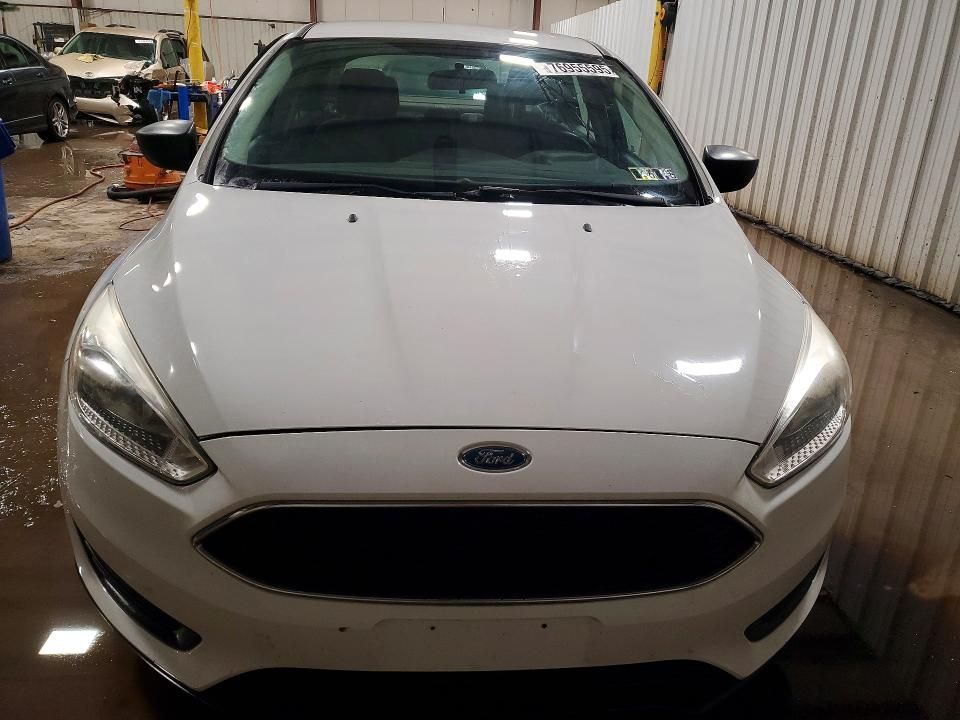 2016 Ford Focus s