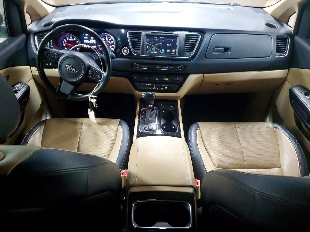 2015 KIA Sedona sx