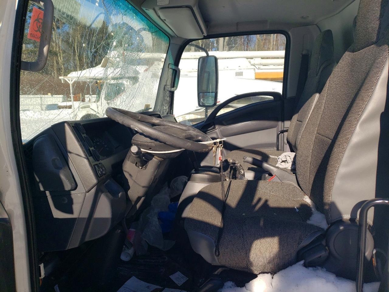 2024 Isuzu NPR BOX Truck