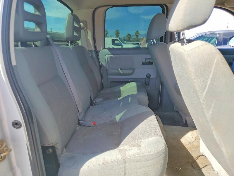 2005 Dodge Dakota Quattro
