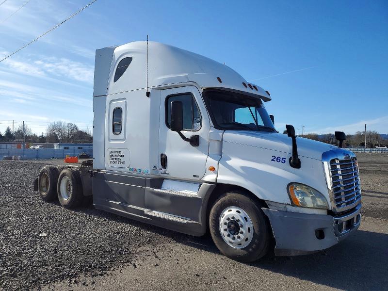 2012 Freightliner Cascadia 1-truck cab and Chassis