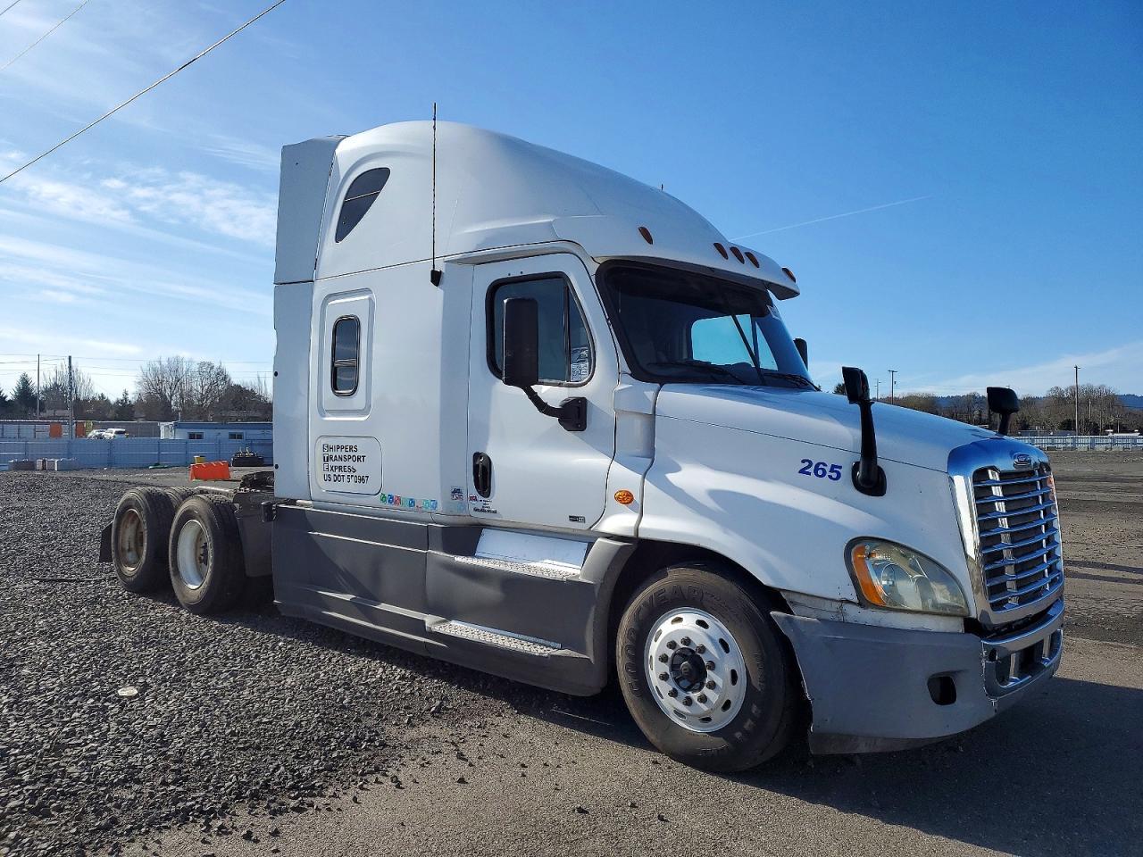2012 Freightliner Cascadia 1-Truck Cab AND Chassis
