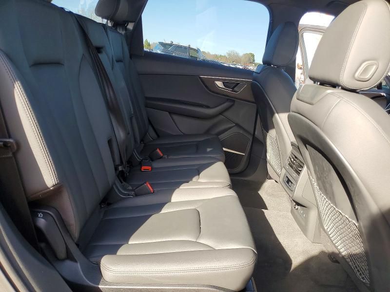 2021 Audi Q7 Premium Plus