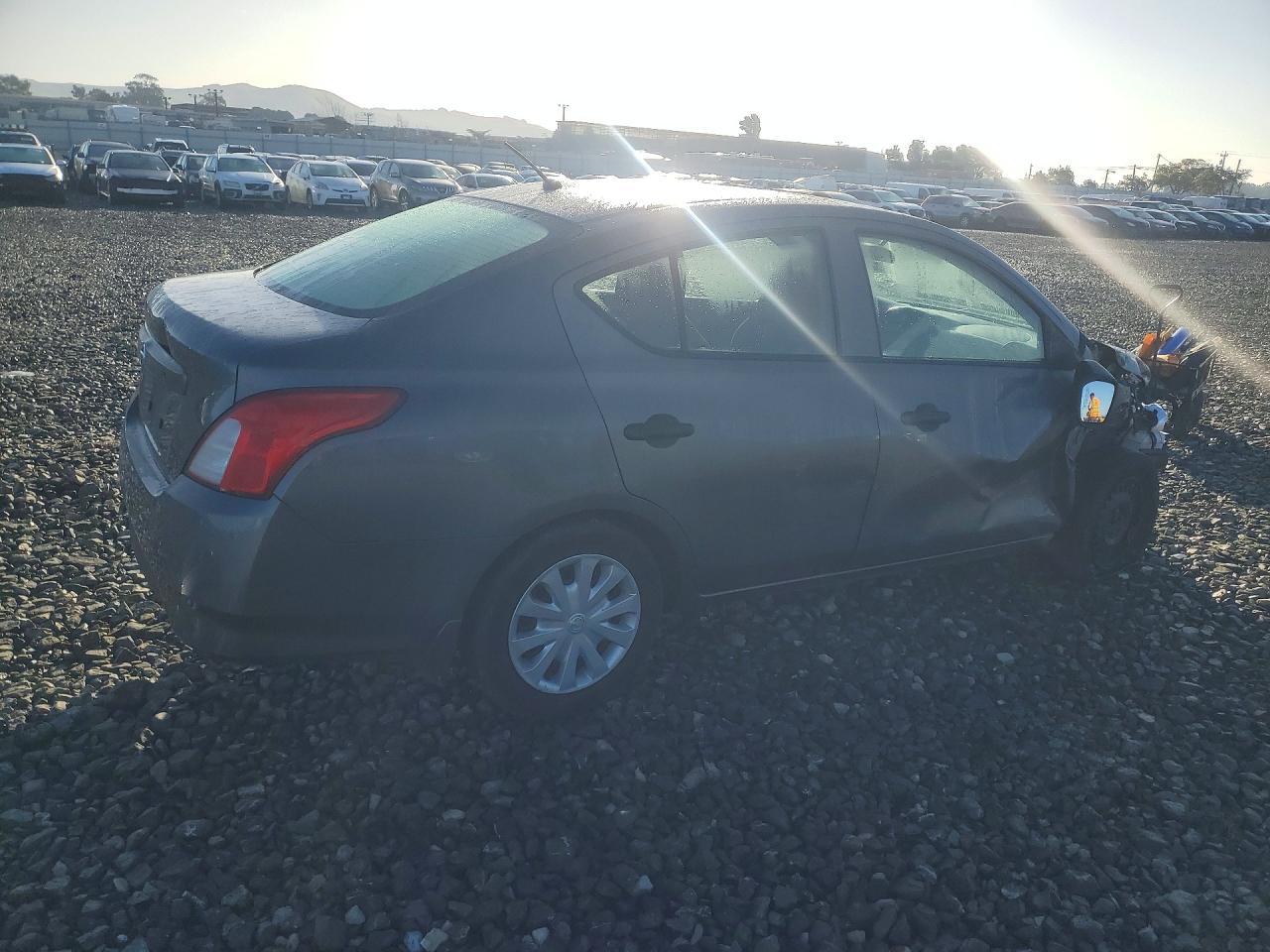 2016 Nissan Versa s