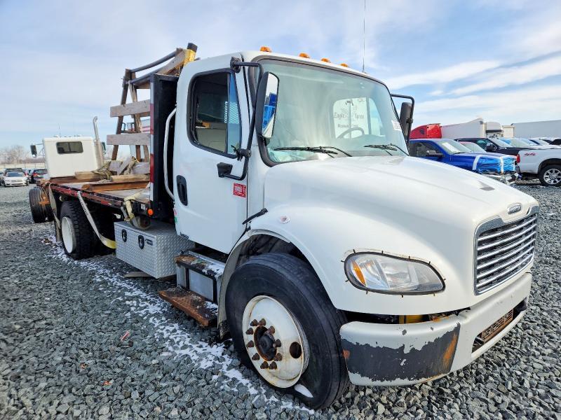 2015 Freightliner Business Class M2 Flatbed Truck