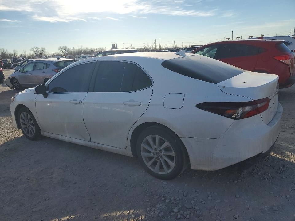 2021 Toyota Camry le