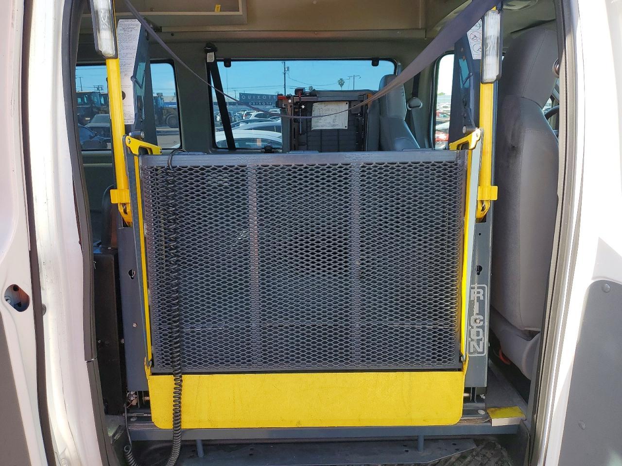 2009 Ford E150 Ambulance
