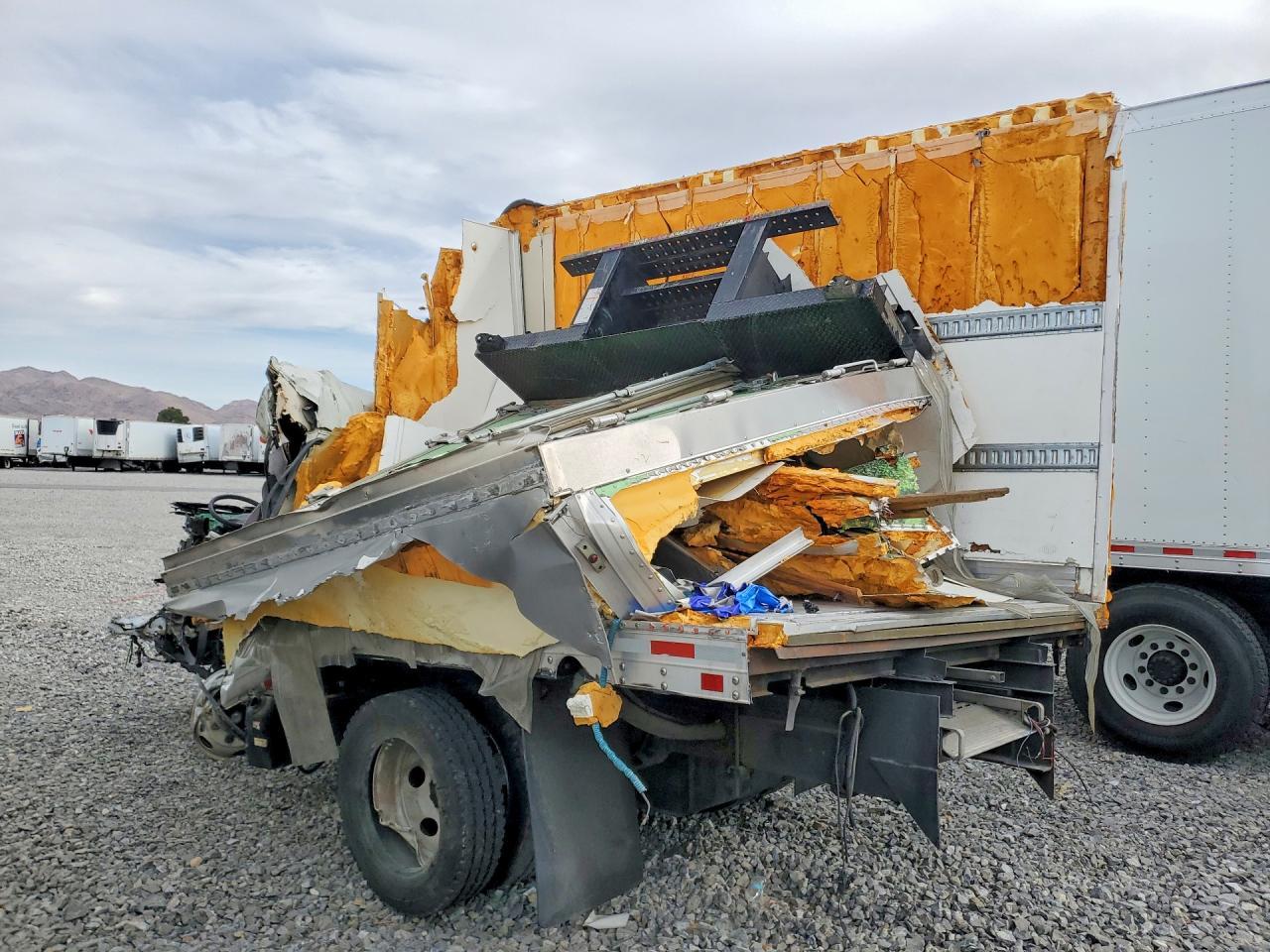 2021 Isuzu NPR XD BOX Truck