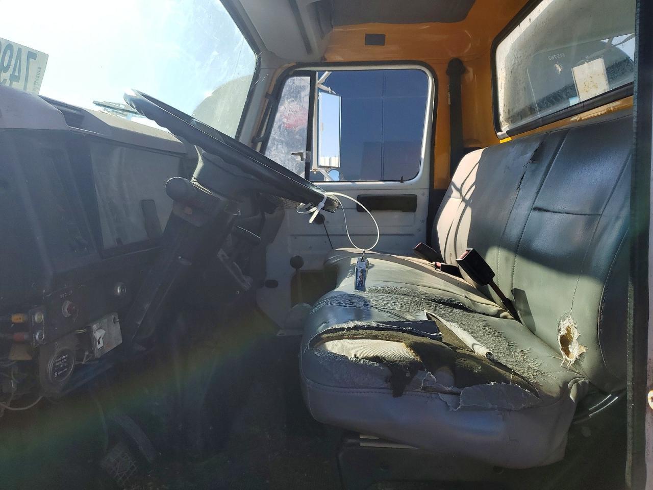1997 International 4700 Chipper Truck