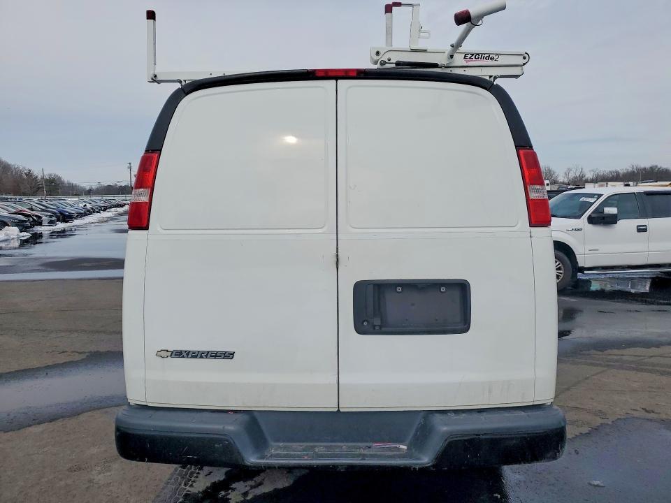 2018 Chevrolet Express G2500
