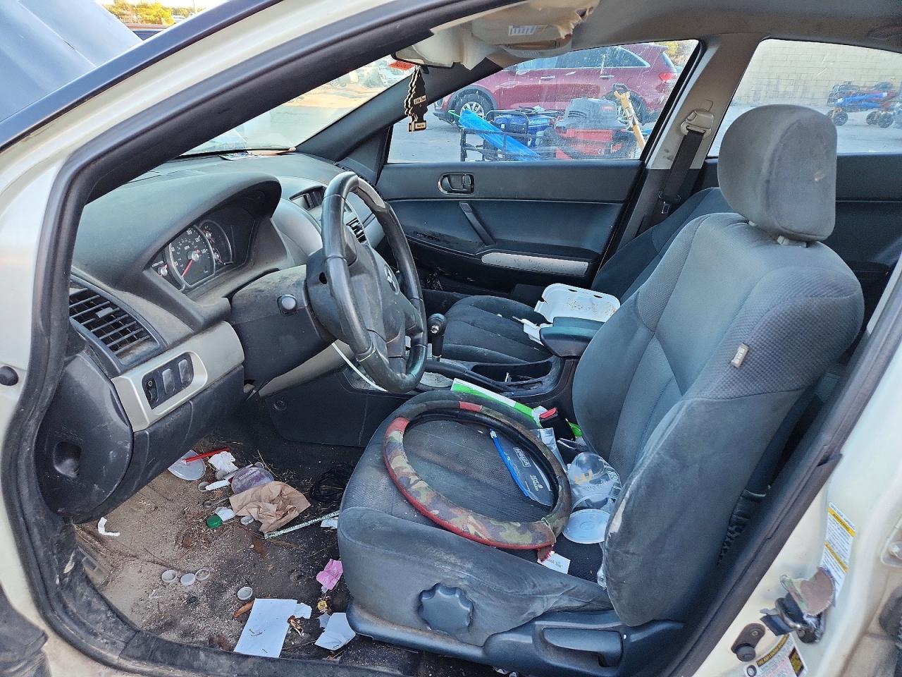 2005 Mitsubishi Galant es Medium
