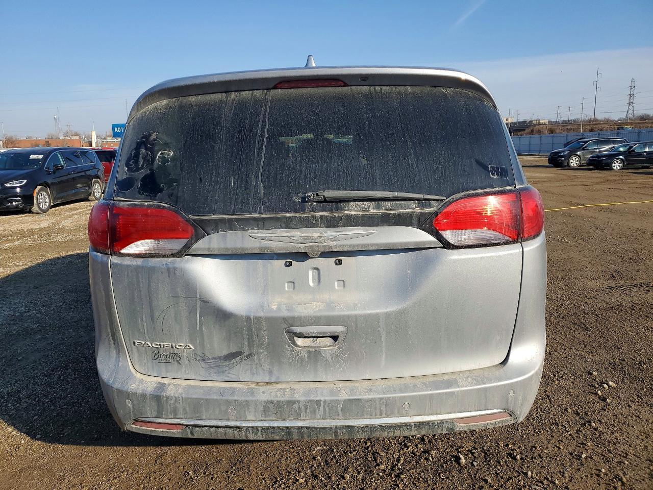 2017 Chrysler Pacifica Touring l